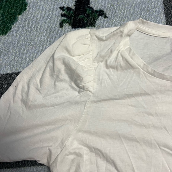 White express shirt with puff shoulder sleeve - Picture 3 of 3